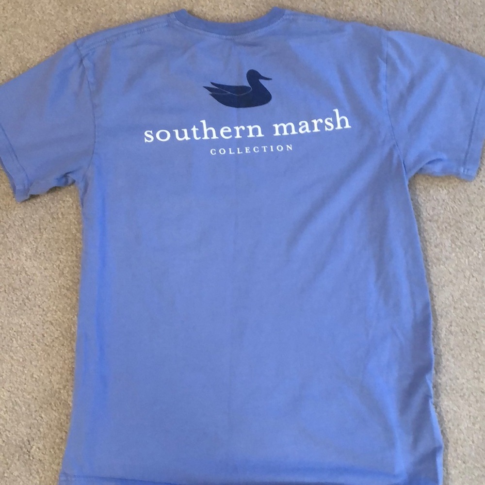 Like new southern marsh pocket tee